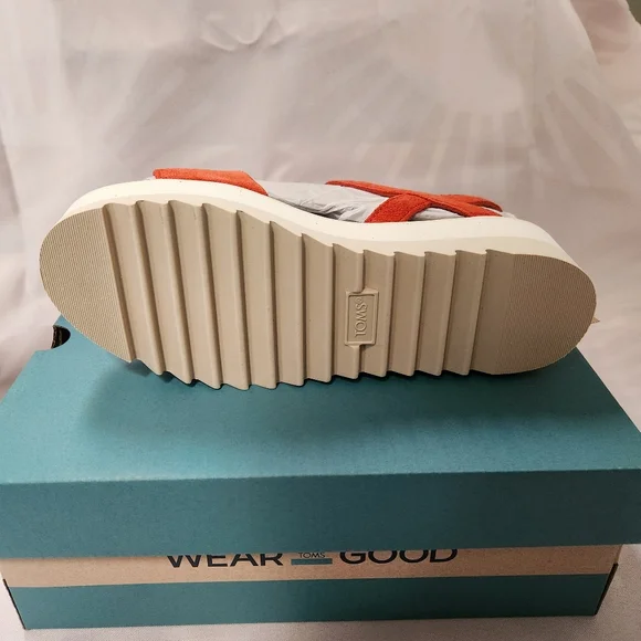 TOMS Brynn Platform Sandals in flame suede - Picture 5 of 9